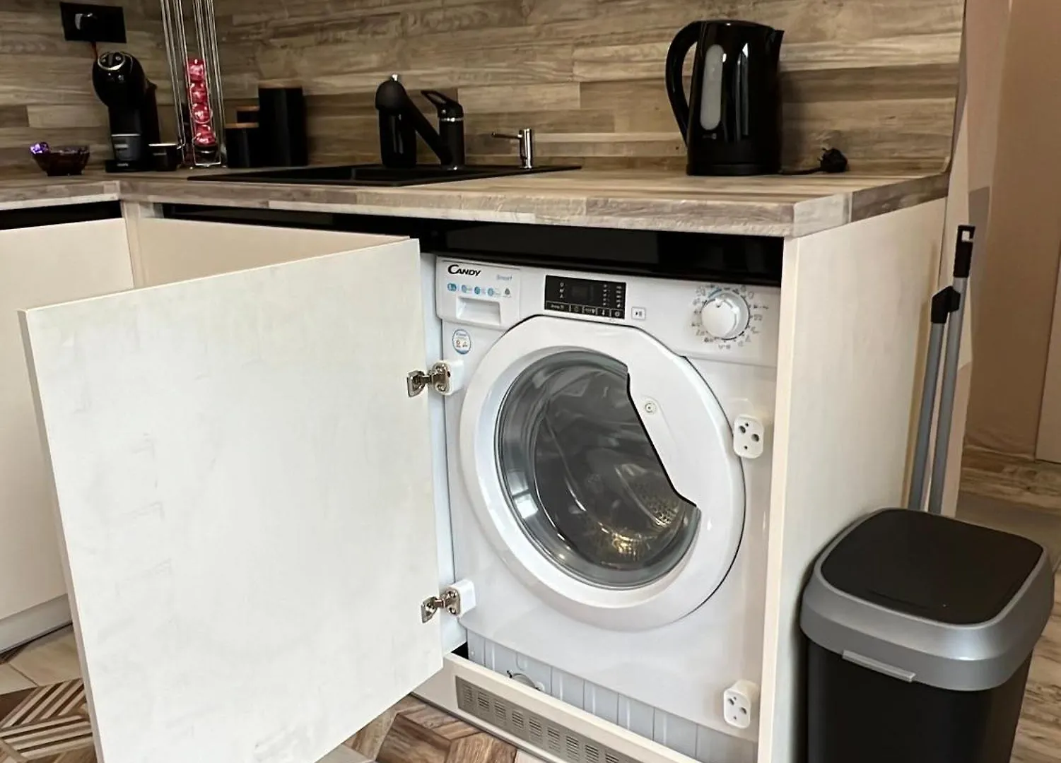 Апартамент Божур Varna Apartamento